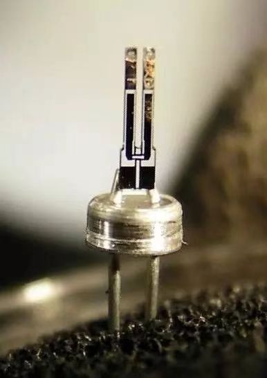 音叉型晶振25KHz/28KHz/32KHz/38KHz/100KHz电气参数